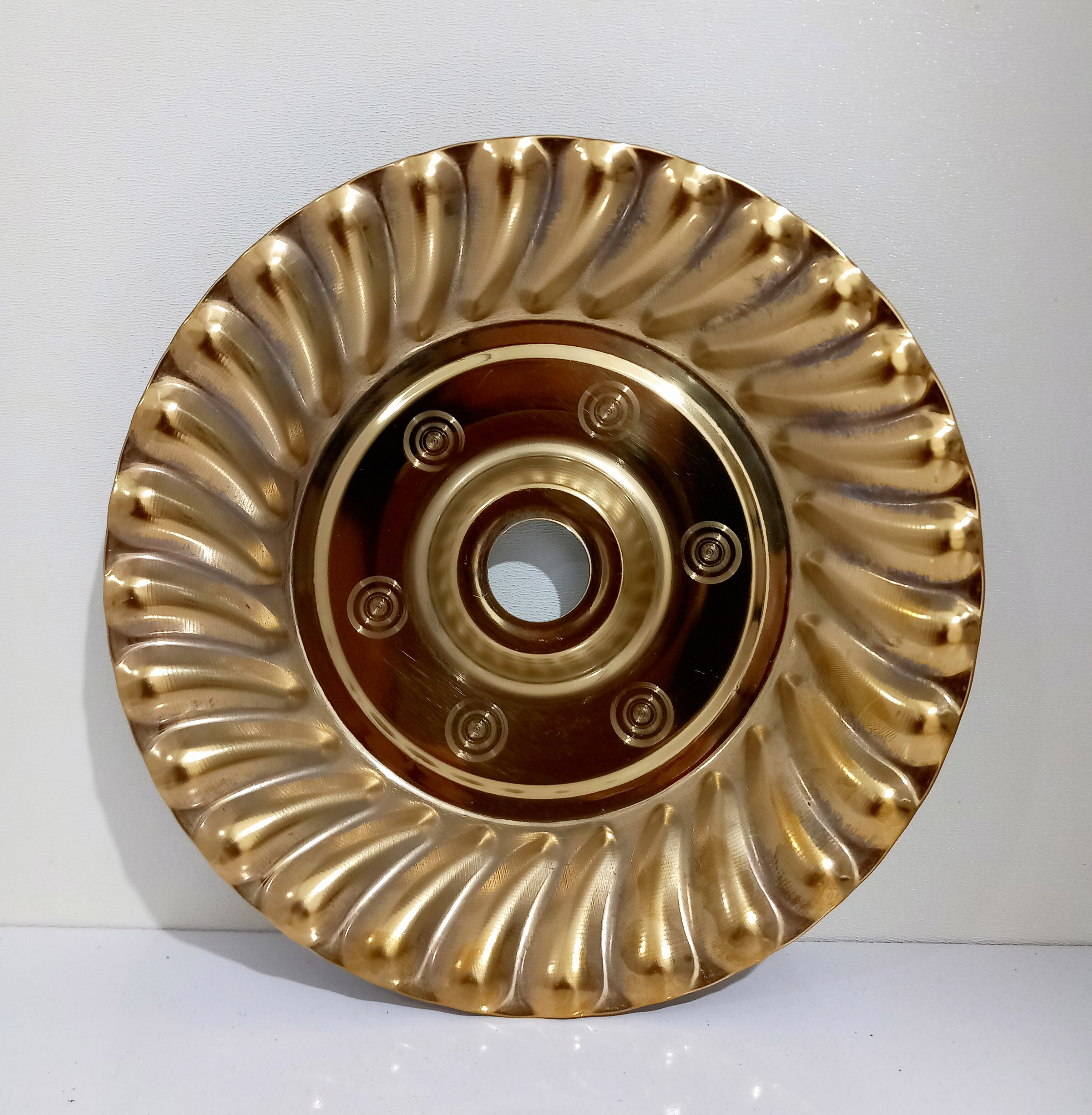 سینی خورشیدی طلایی